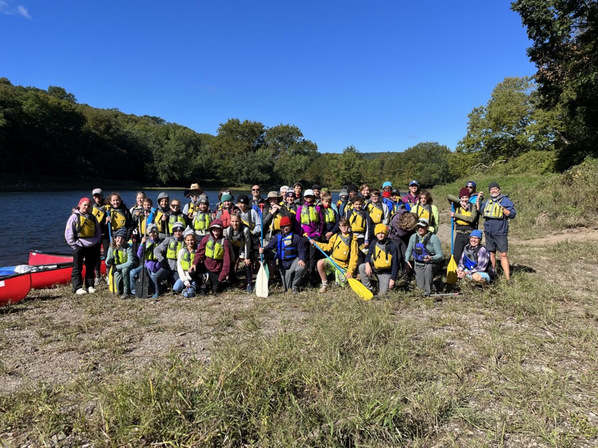 7th grade students ready to canoe