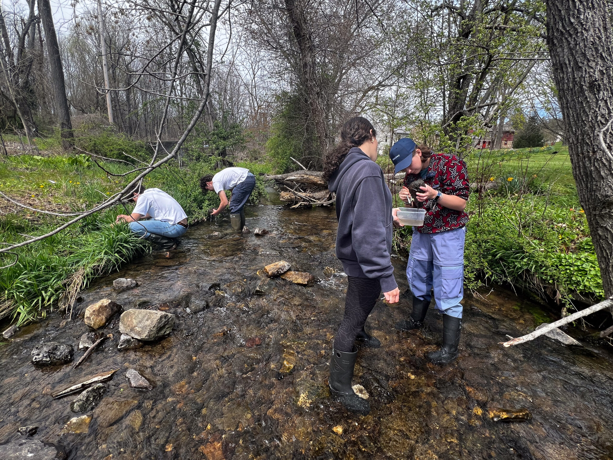 Environmental Science Students Visit Stroud Water Research Center