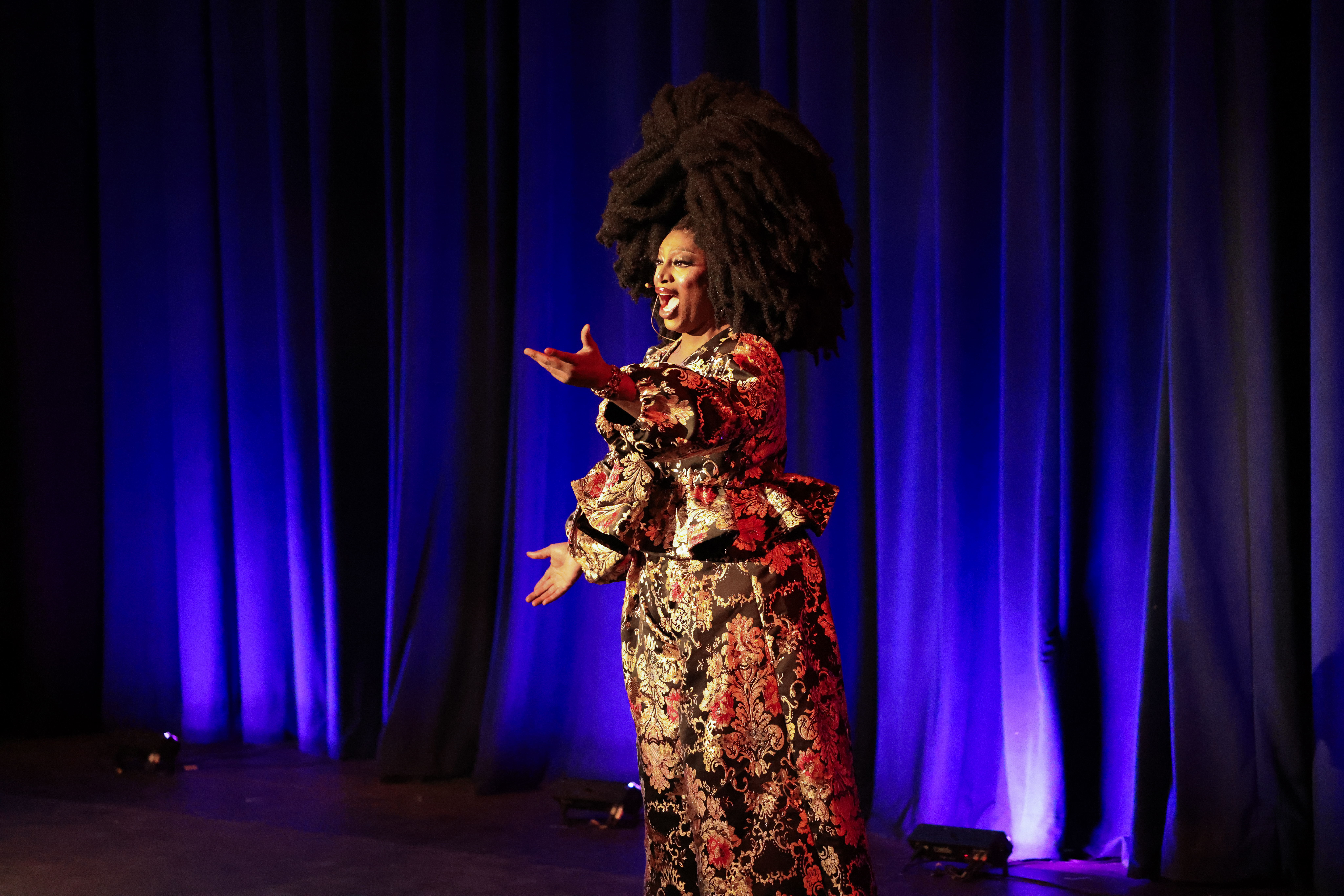 Shoemaker Speaker: Sapphira Cristál